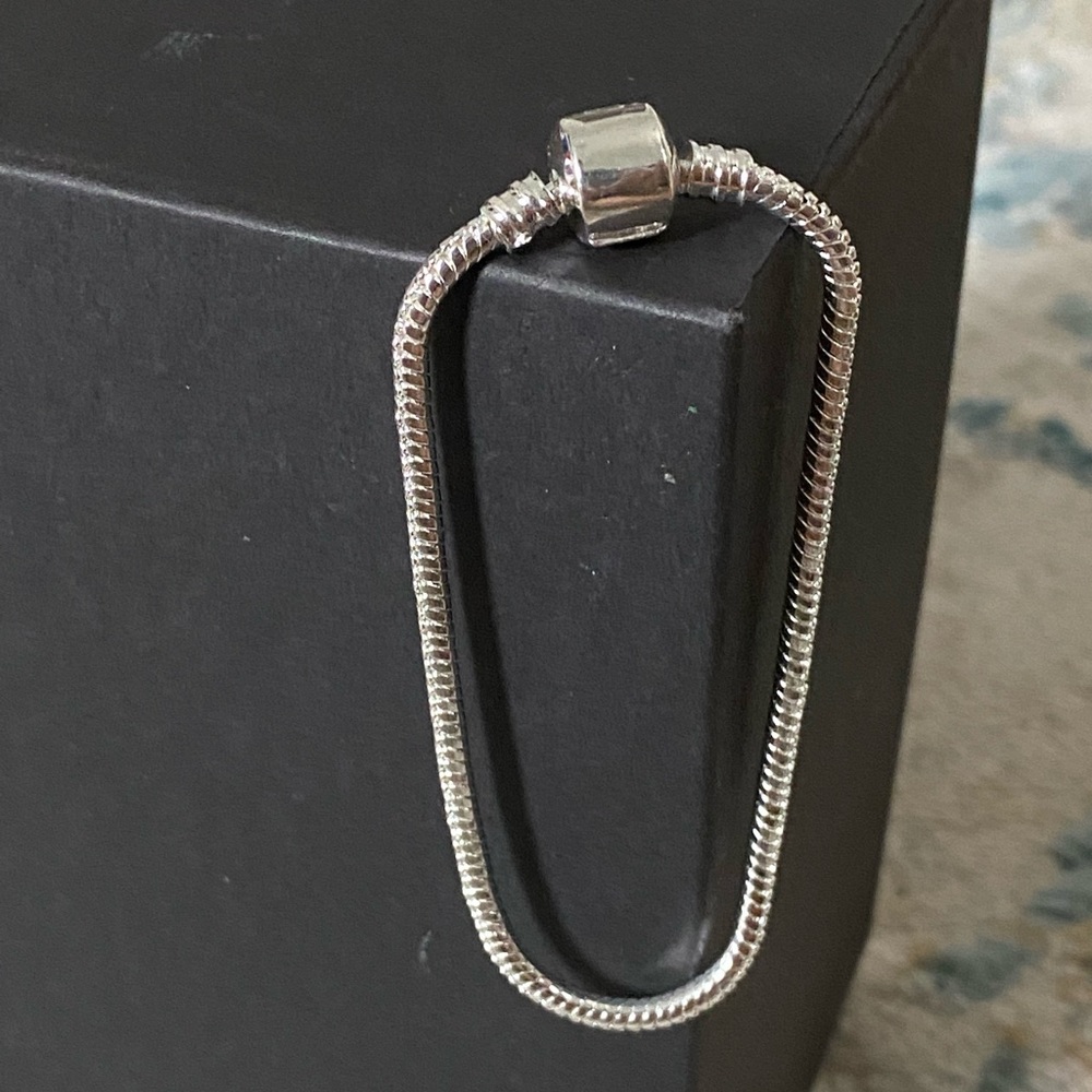 New Women’s Bracelet